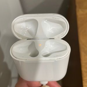 AirPods generation #1 charging case with box (not wireless)